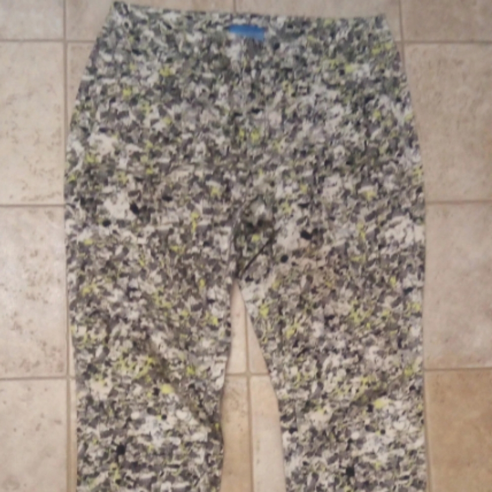 Simply Vera Vera Wang Gray and Green Printed Pants